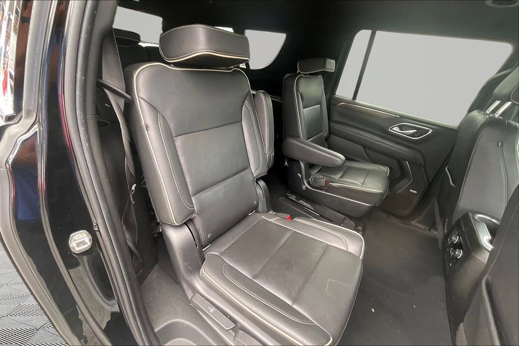 Used 2022 Chevrolet Suburban Premier AWD/4WD image 28