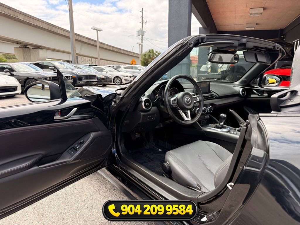Used 2017 MAZDA MX-5 Miata Grand Touring RWD image 25