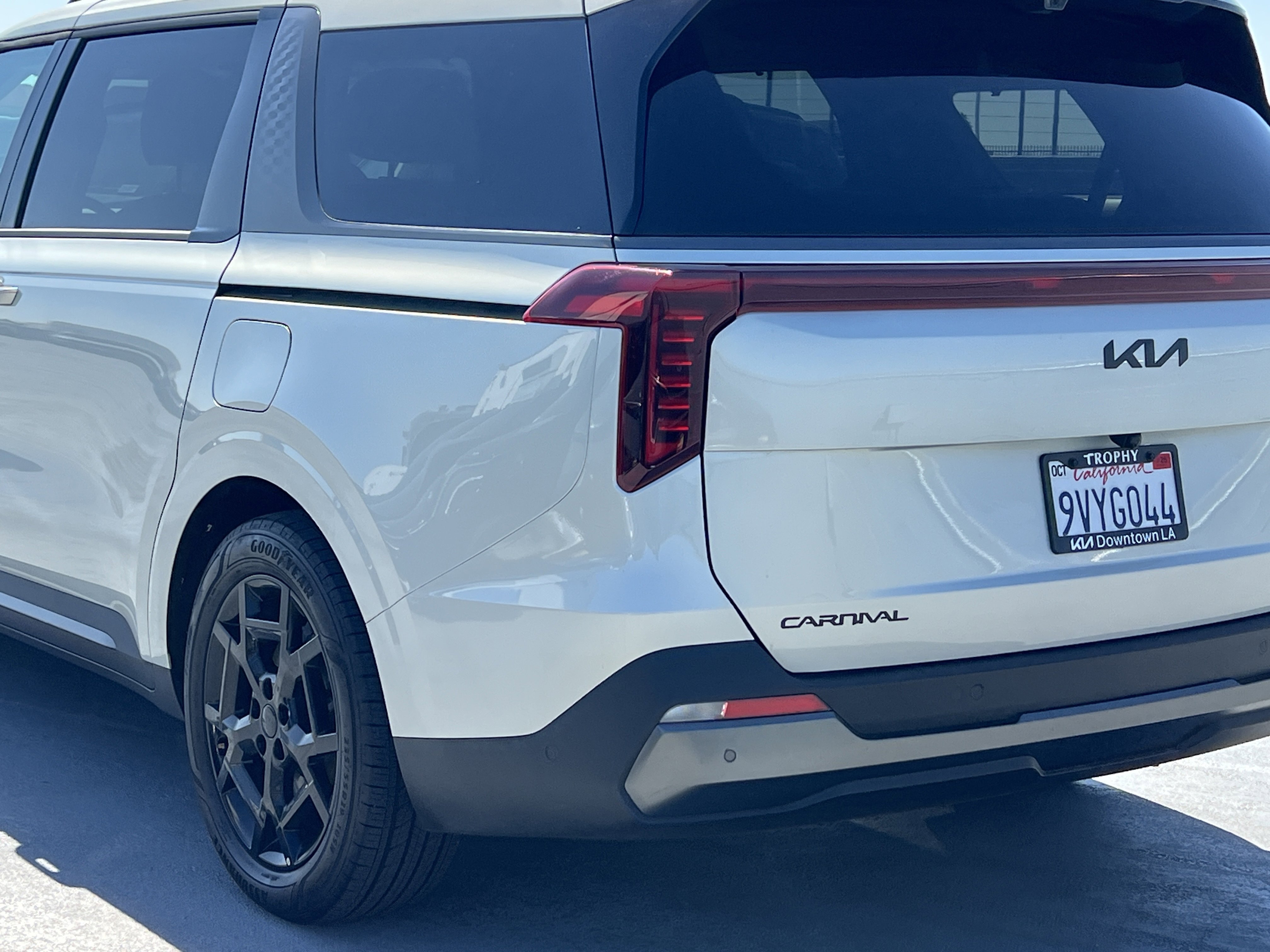 Certified 2026 Kia Carnival SX Prestige image 5