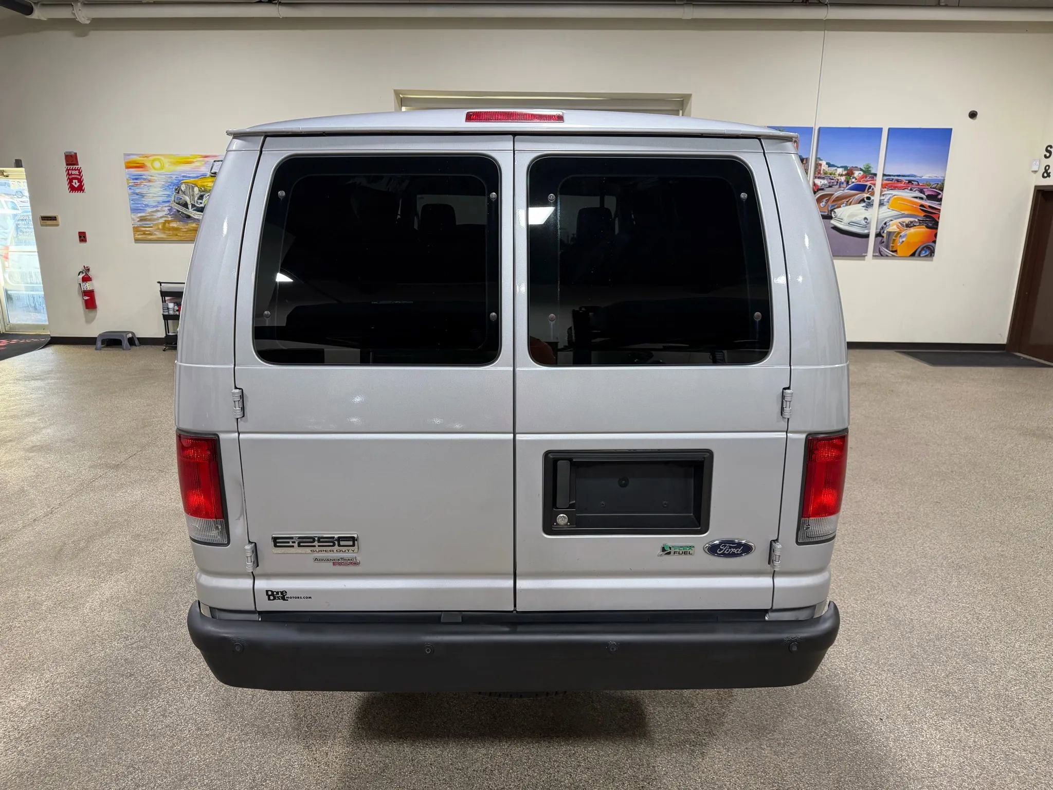Used 2014 Ford E-250 and Econoline 250 w/ Power Group image 17