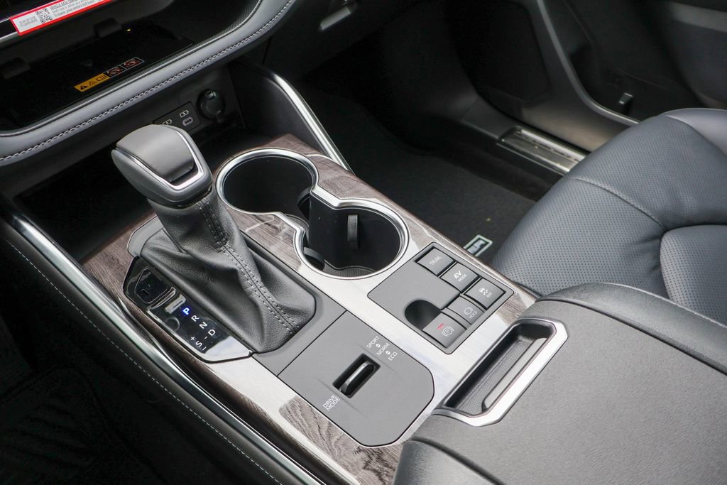 New 2026 Toyota Highlander Limited image 15