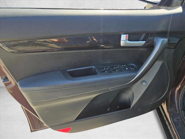 Used 2015 Kia Sorento LX image 14