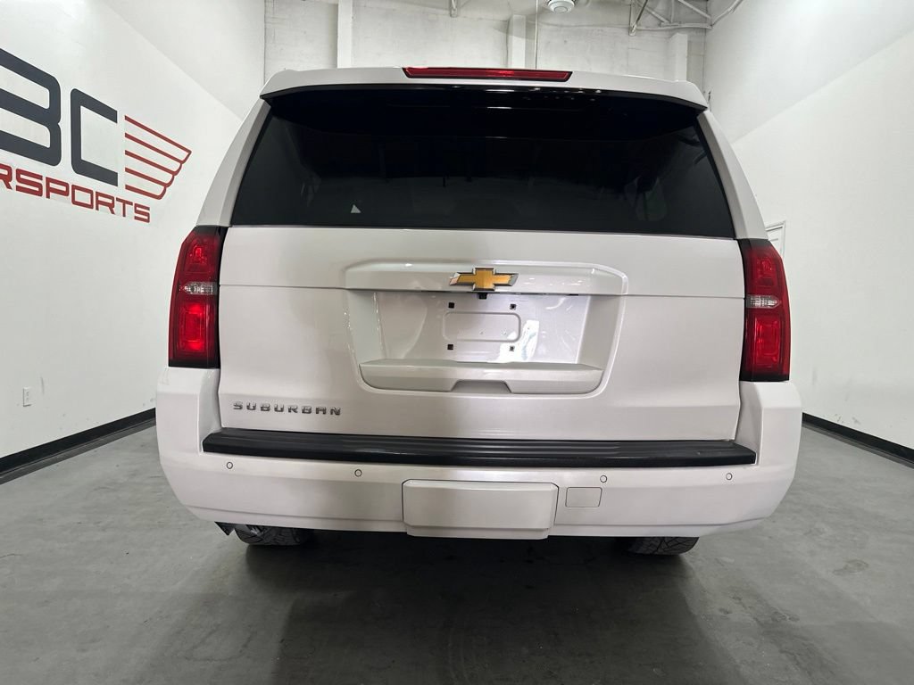 Used 2020 Chevrolet Suburban LT w/ Luxury Package RWD image 11