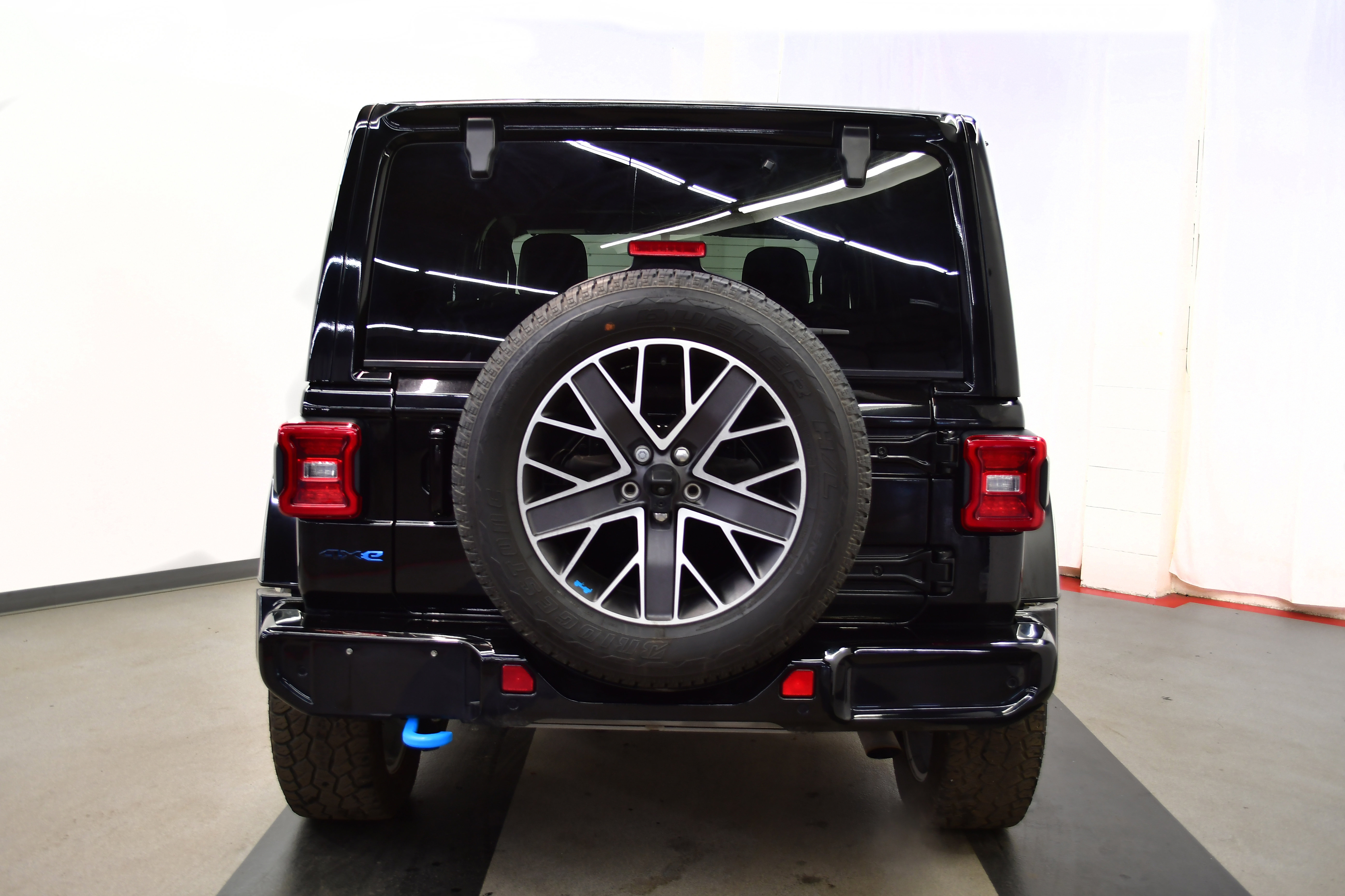 Used 2022 Jeep Wrangler Unlimited Sahara image 5