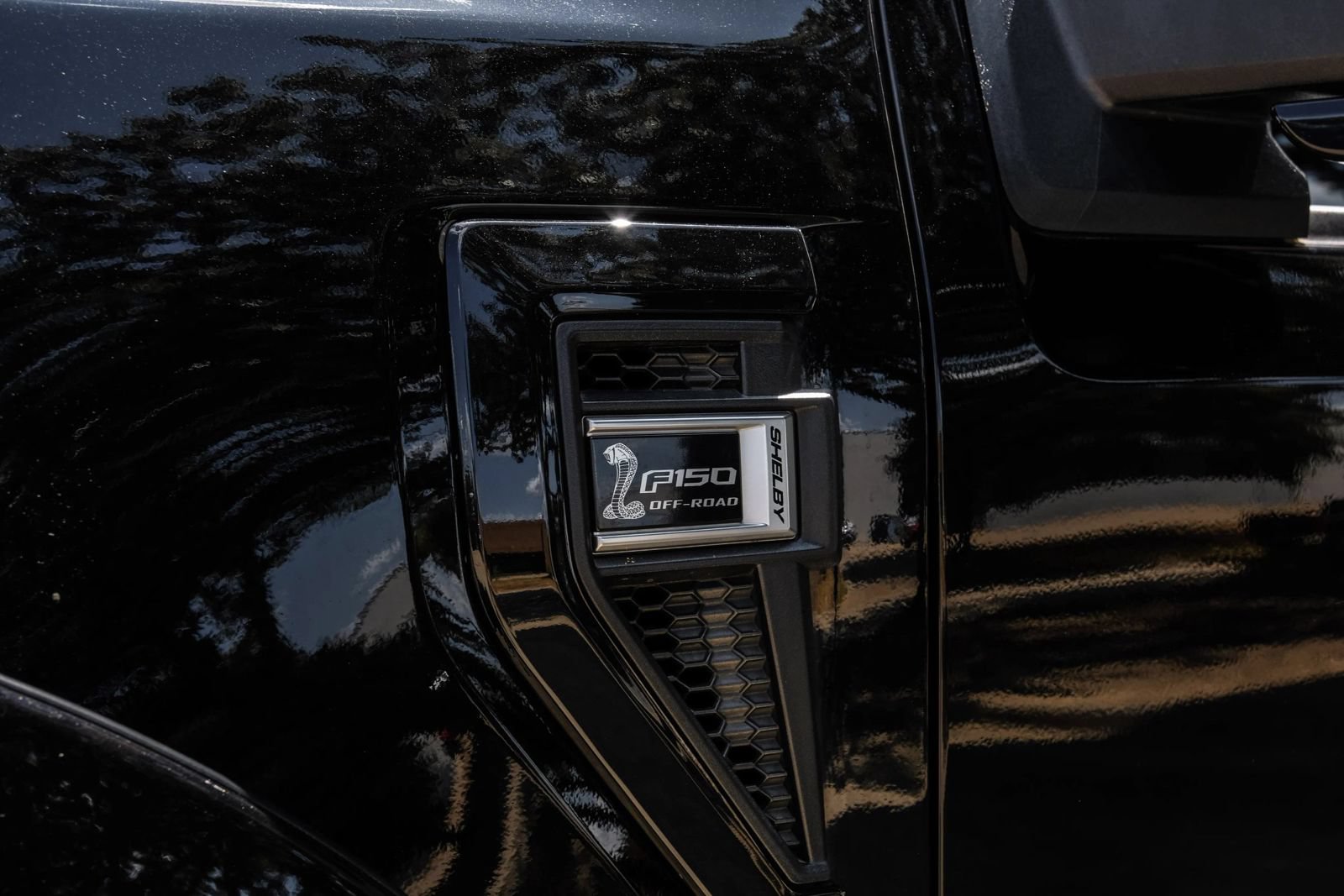 Used 2022 Ford F150 Lariat w/ Equipment Group 502A High AWD/4WD image 75