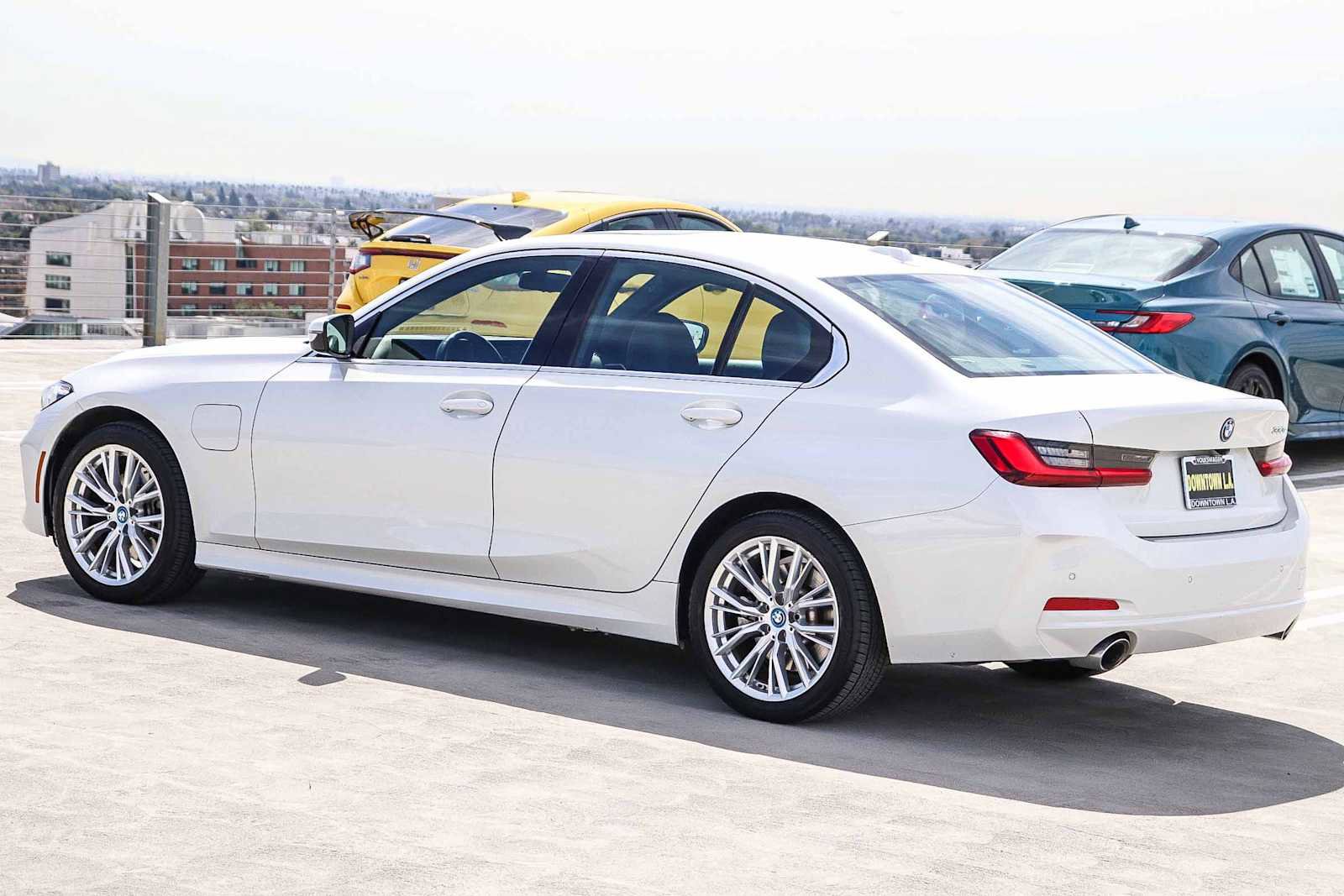 Used 2024 BMW 330e image 6