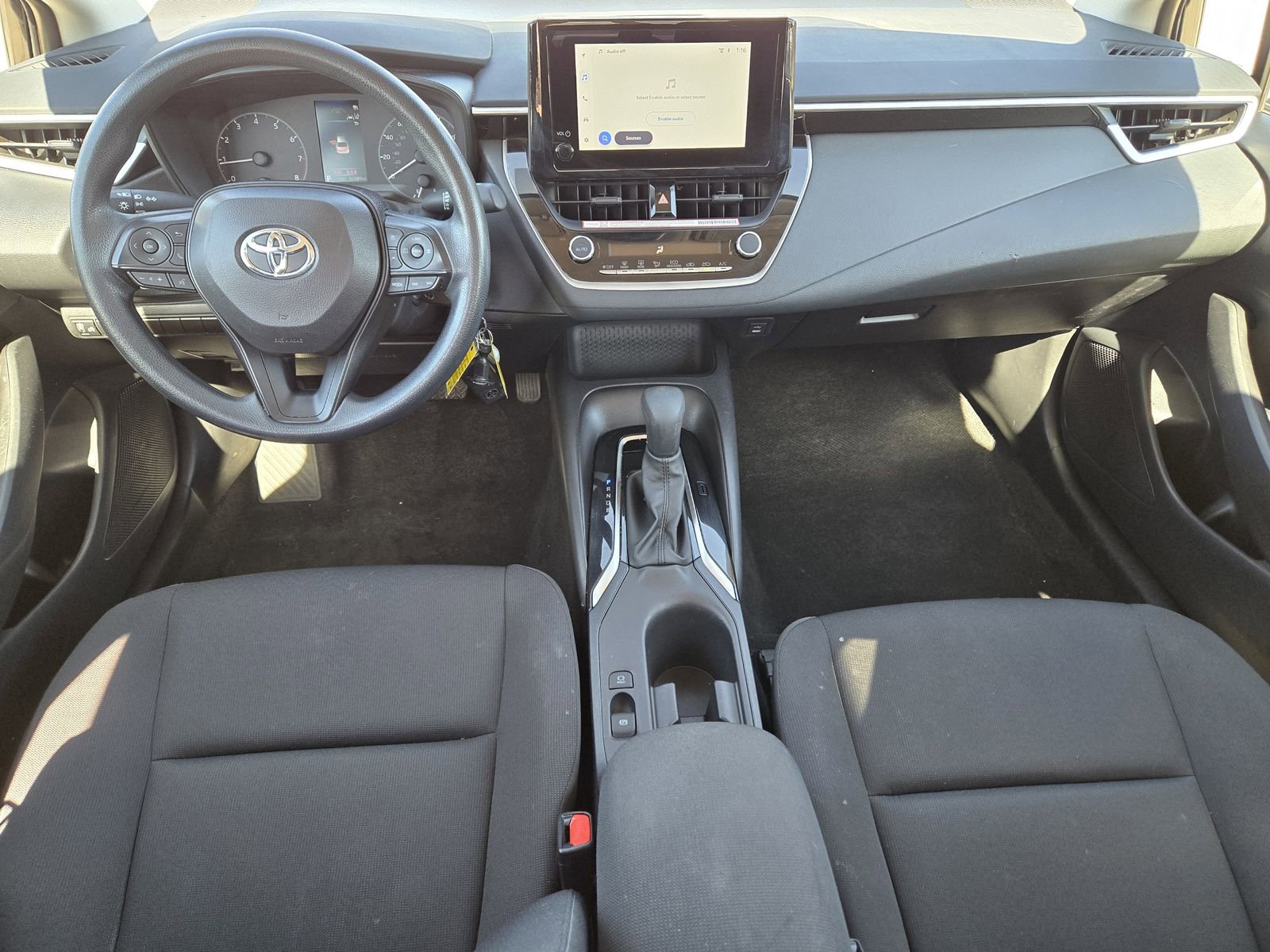 Used 2025 Toyota Corolla LE image 26