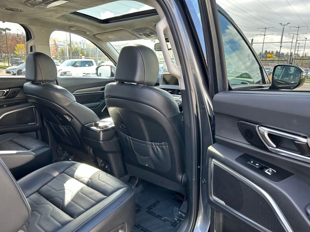 Used 2022 Kia Telluride SX w/ SX Prestige Package image 14