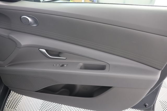 Certified 2024 Hyundai Elantra SE FWD image 26