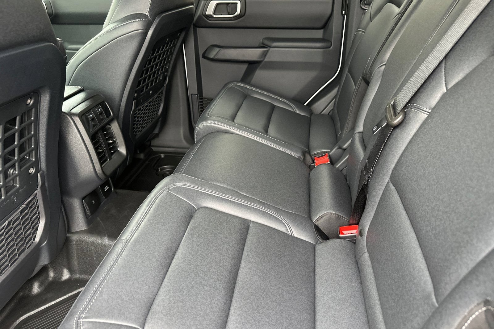 New 2026 Ford Bronco Badlands AWD/4WD image 12