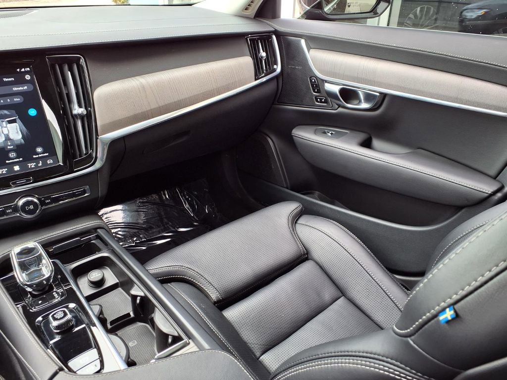 Used 2023 Volvo S90 B6 Ultimate w/ Protection Package Premier image 20