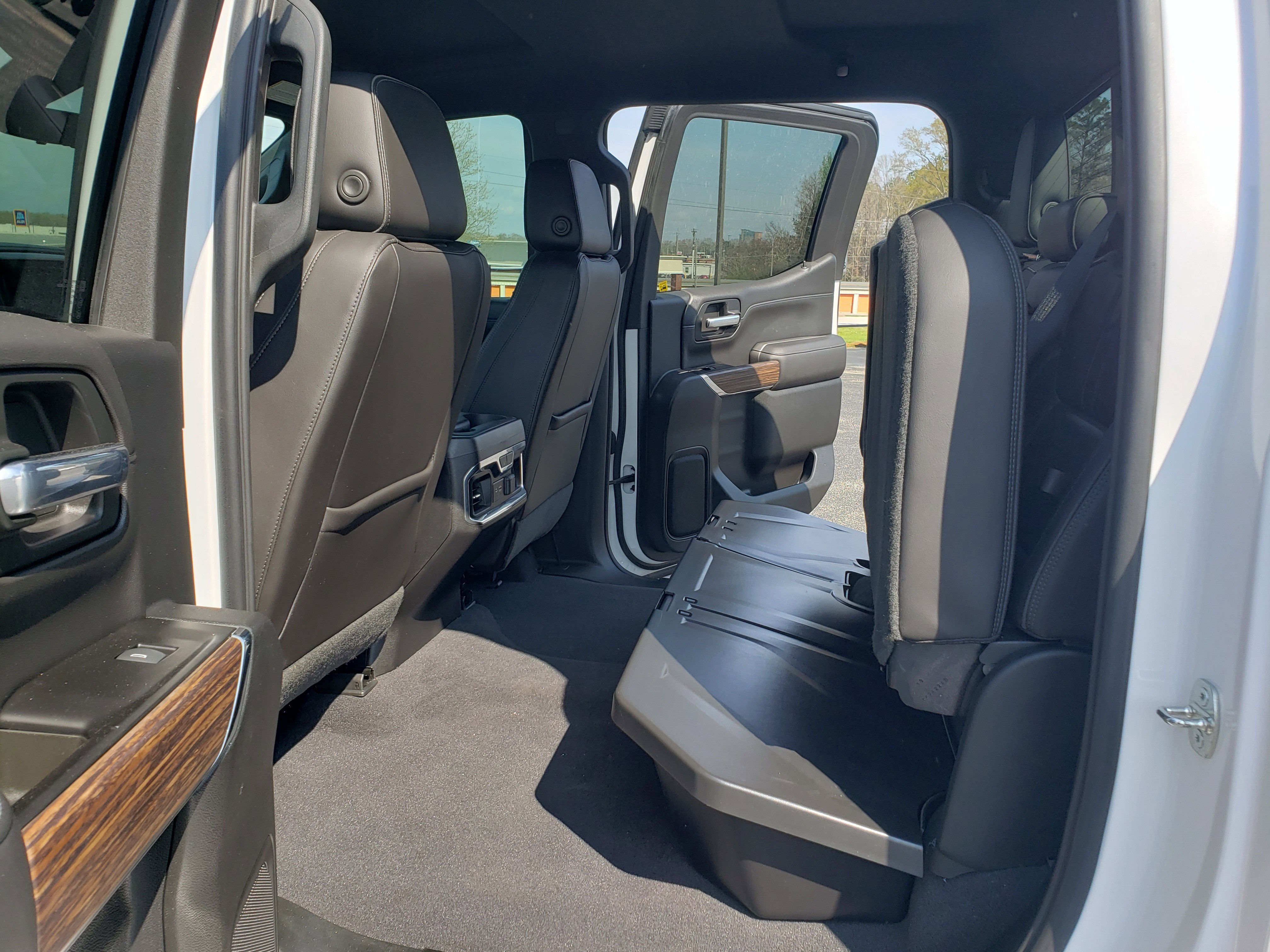 Used 2019 Chevrolet Silverado 1500 High Country w/ Technology Package image 33