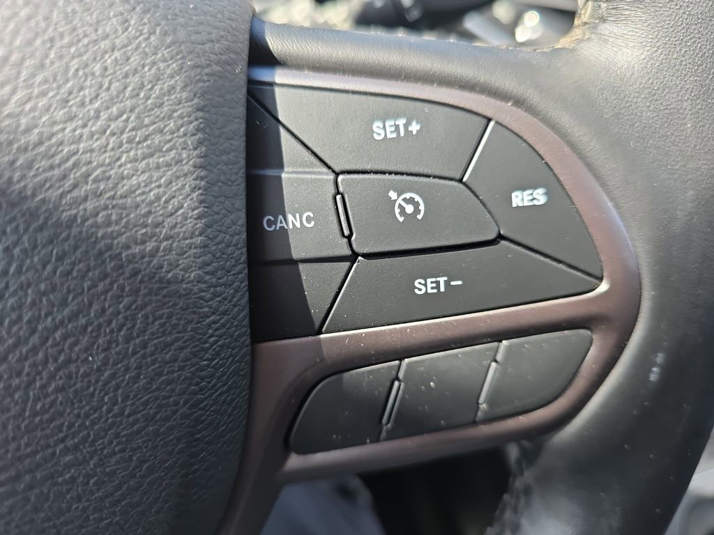 Used 2020 Jeep Cherokee Latitude Plus w/ Cold Weather Group AWD/4WD image 17