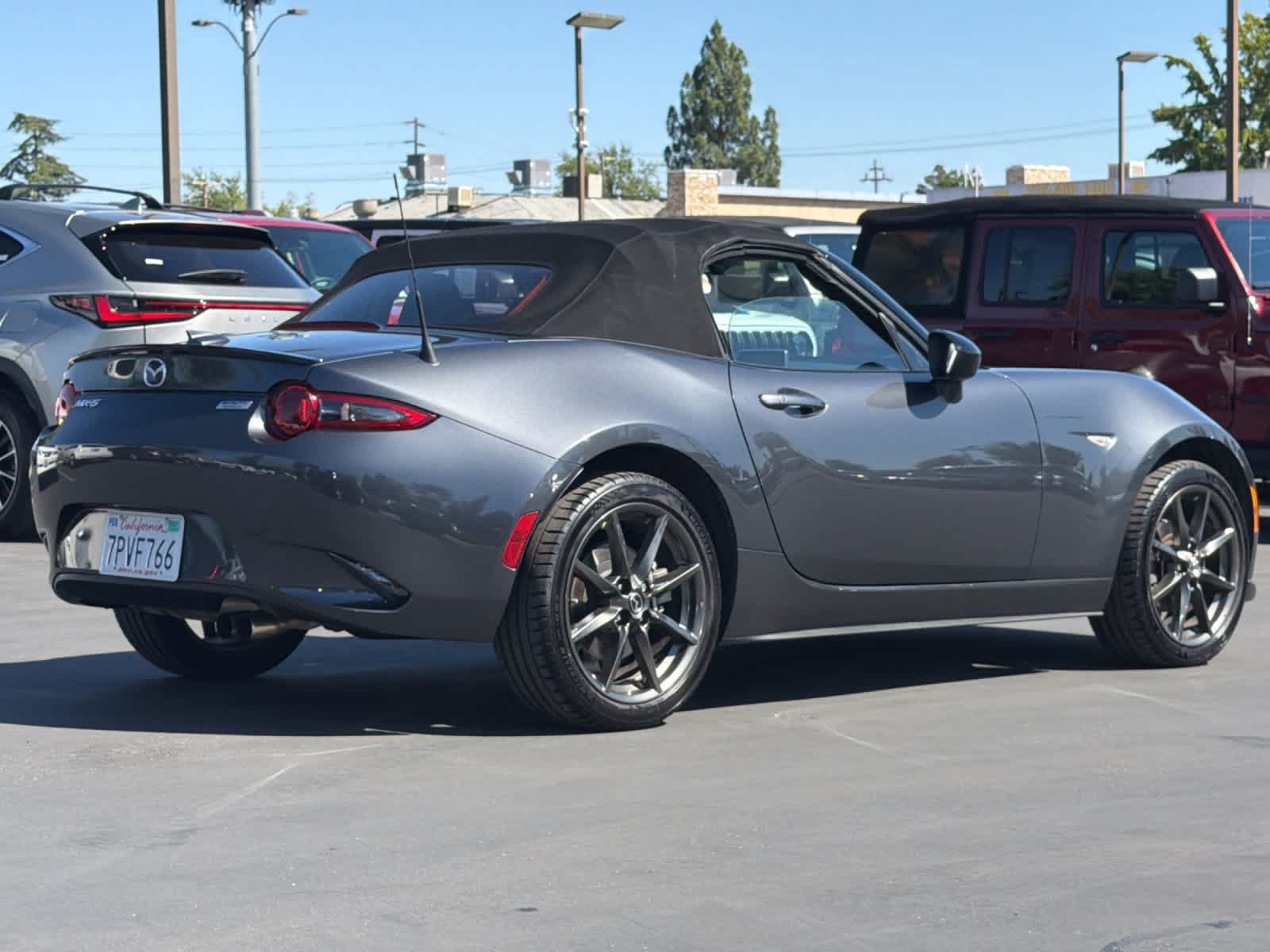 Used 2016 MAZDA MX-5 Miata Club RWD image 2