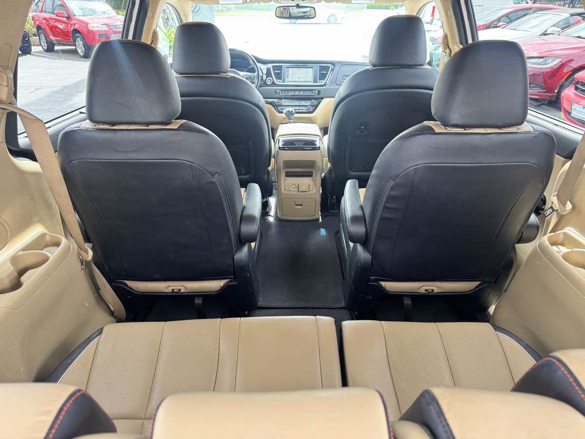 Used 2016 Kia Sedona SX FWD image 27