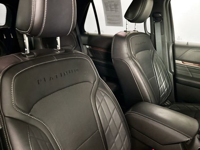 Used 2018 Ford Explorer Platinum AWD/4WD image 3