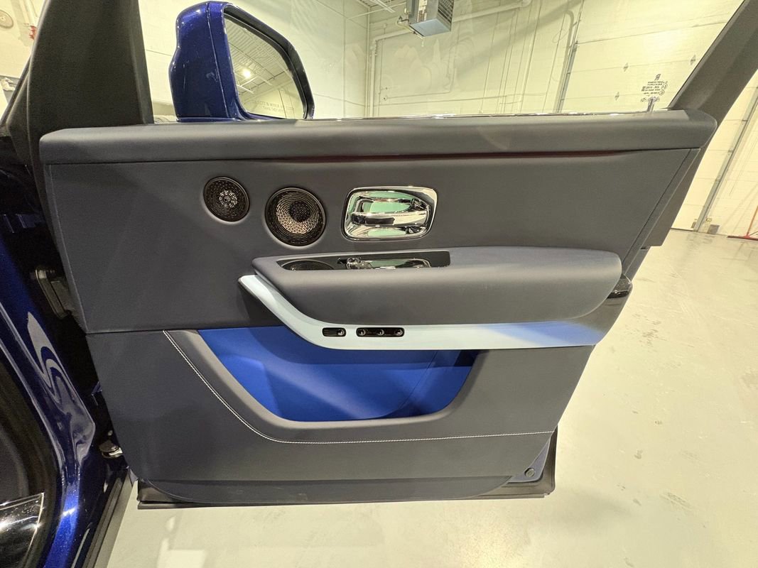 Used 2024 Rolls-Royce Cullinan Black Badge w/ Leather Finishing Pack image 57