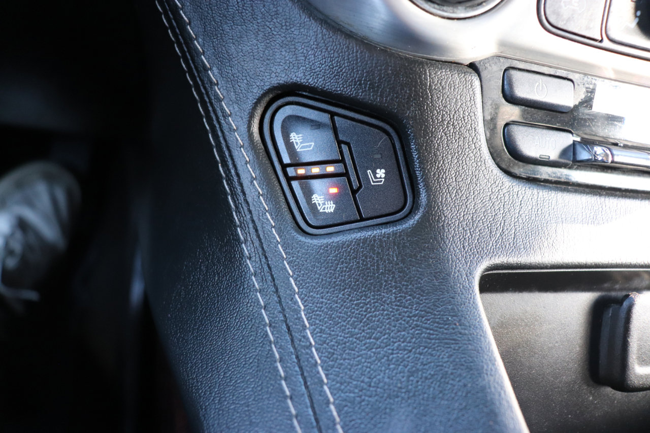 Used 2017 GMC Yukon XL SLT image 37