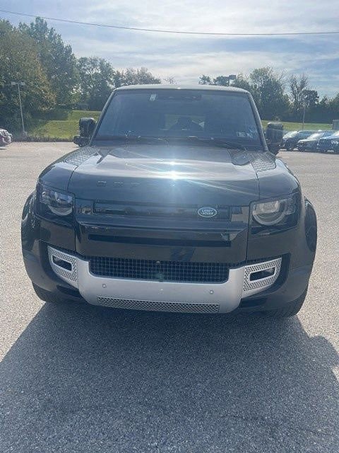 Used 2020 Land Rover Defender 110 SE image 2