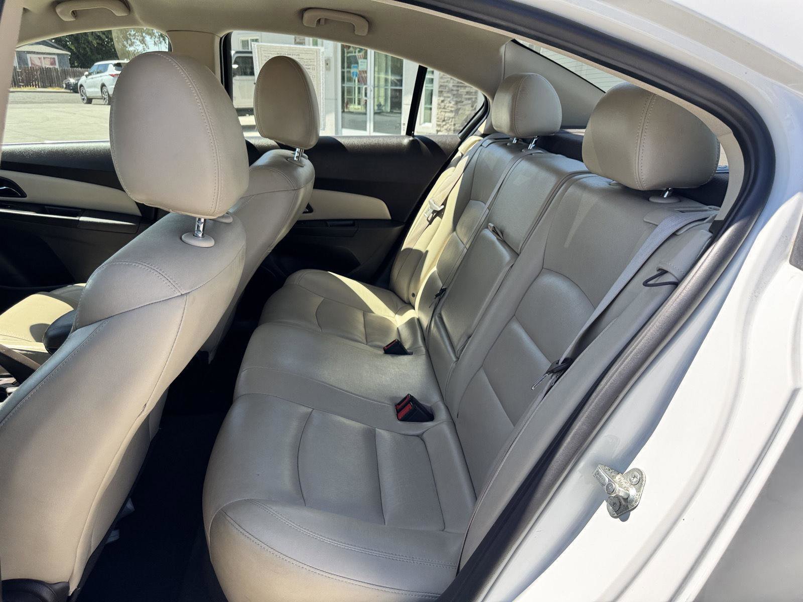 Used 2014 Chevrolet Cruze Diesel image 16