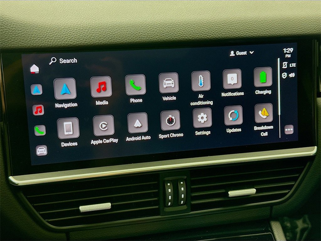 Used 2022 Porsche Cayenne Platinum Edition image 18