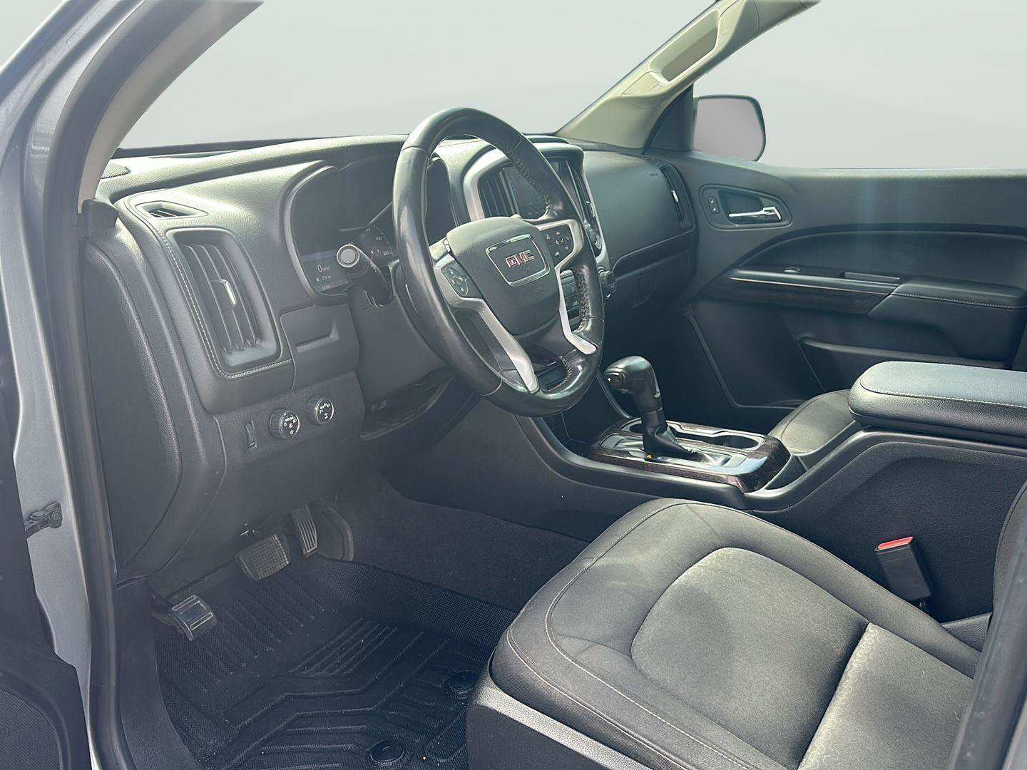 Used 2020 GMC Canyon SLE w/ Elevation Edition image 9