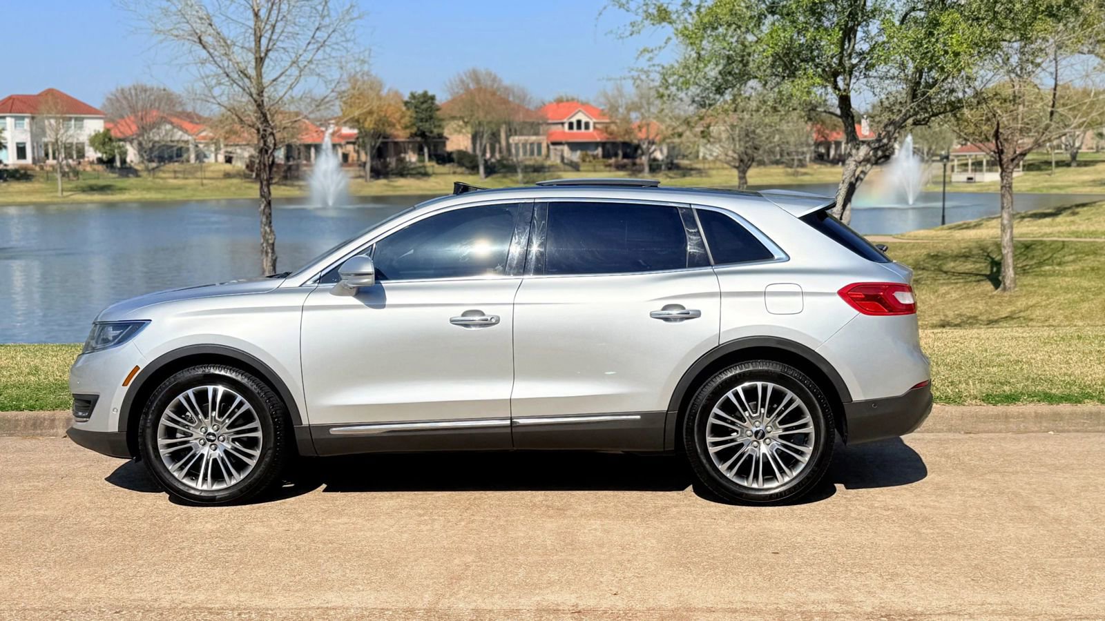 Used 2018 Lincoln MKX Reserve image 5