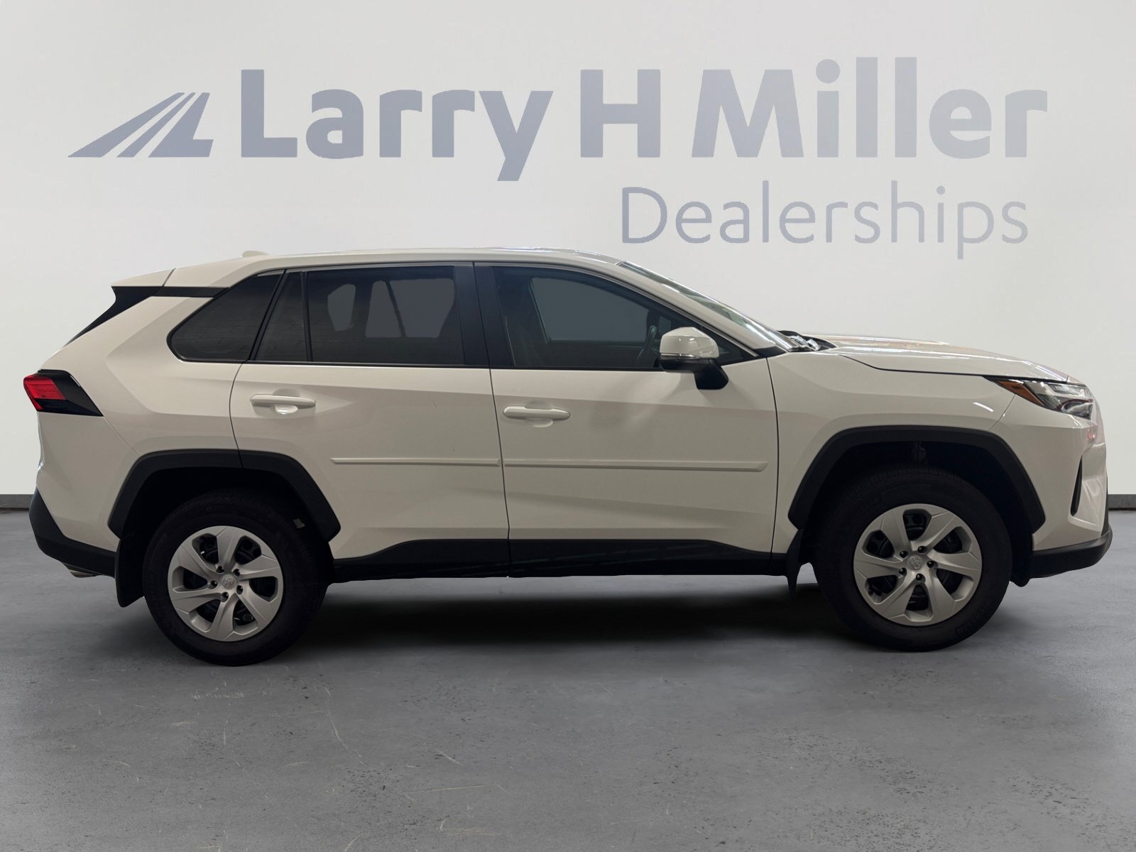 Certified 2025 Toyota RAV4 LE AWD/4WD image 6