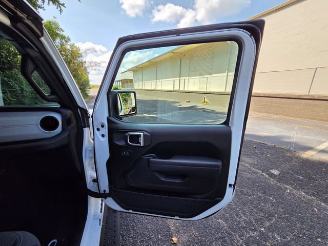 Used 2024 Jeep Wrangler Unlimited AWD/4WD image 17