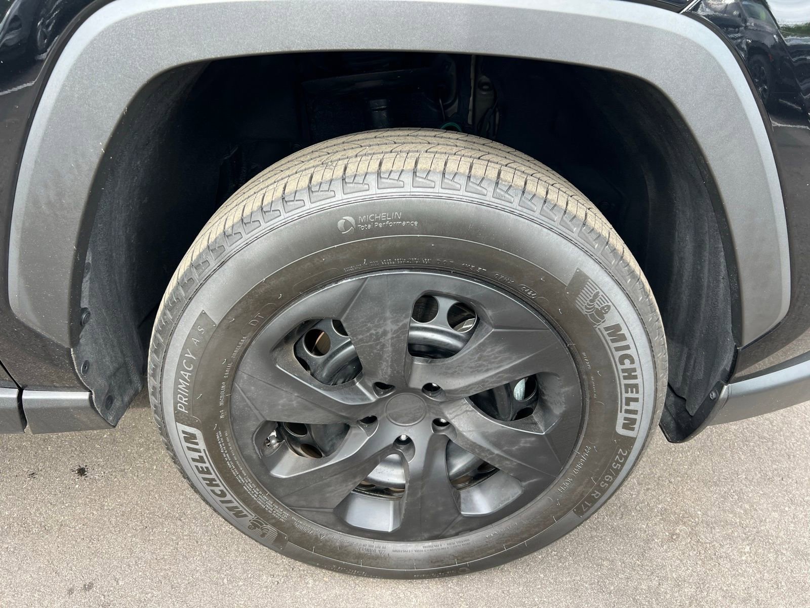 Used 2024 Toyota RAV4 LE image 10