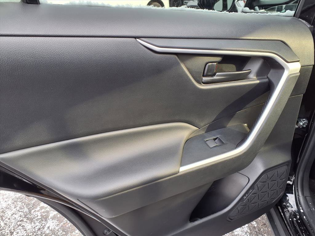 Used 2023 Toyota RAV4 LE image 8