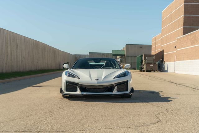 Used 2025 Chevrolet Corvette Z06 w/ Z07 Performance Package RWD image 31