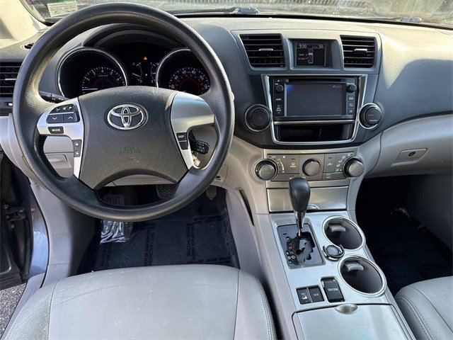 Used 2013 Toyota Highlander 4WD image 17