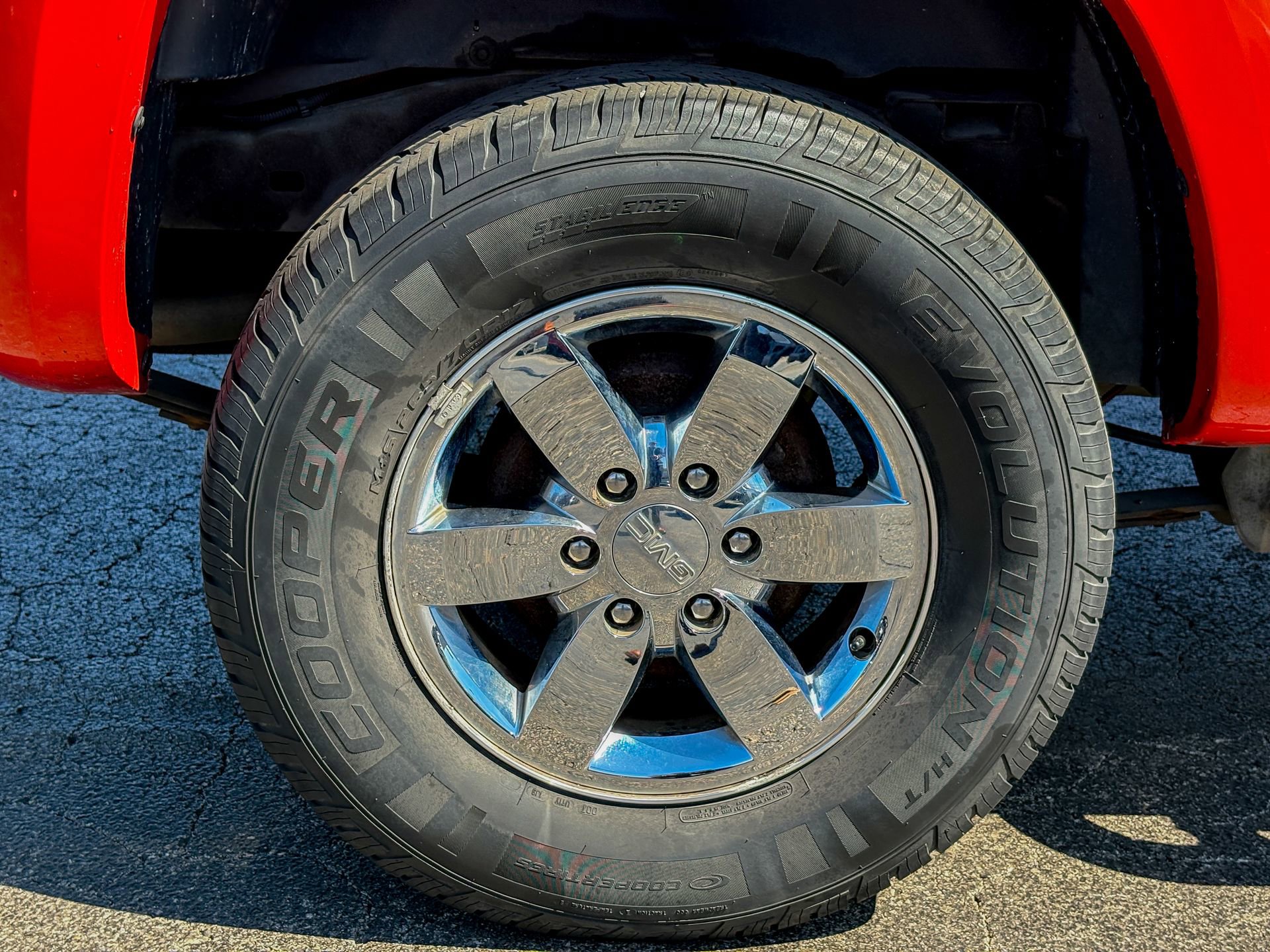 Used 2010 GMC Canyon SLE image 13