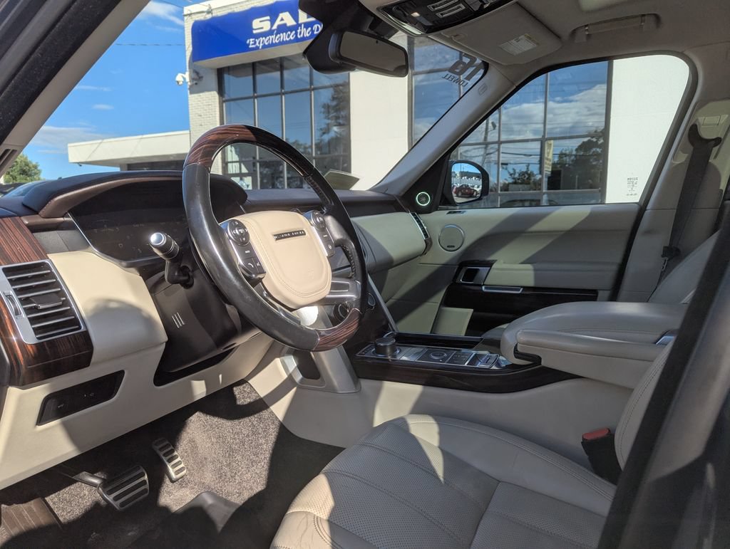 Used 2016 Land Rover Range Rover Supercharged AWD/4WD image 16