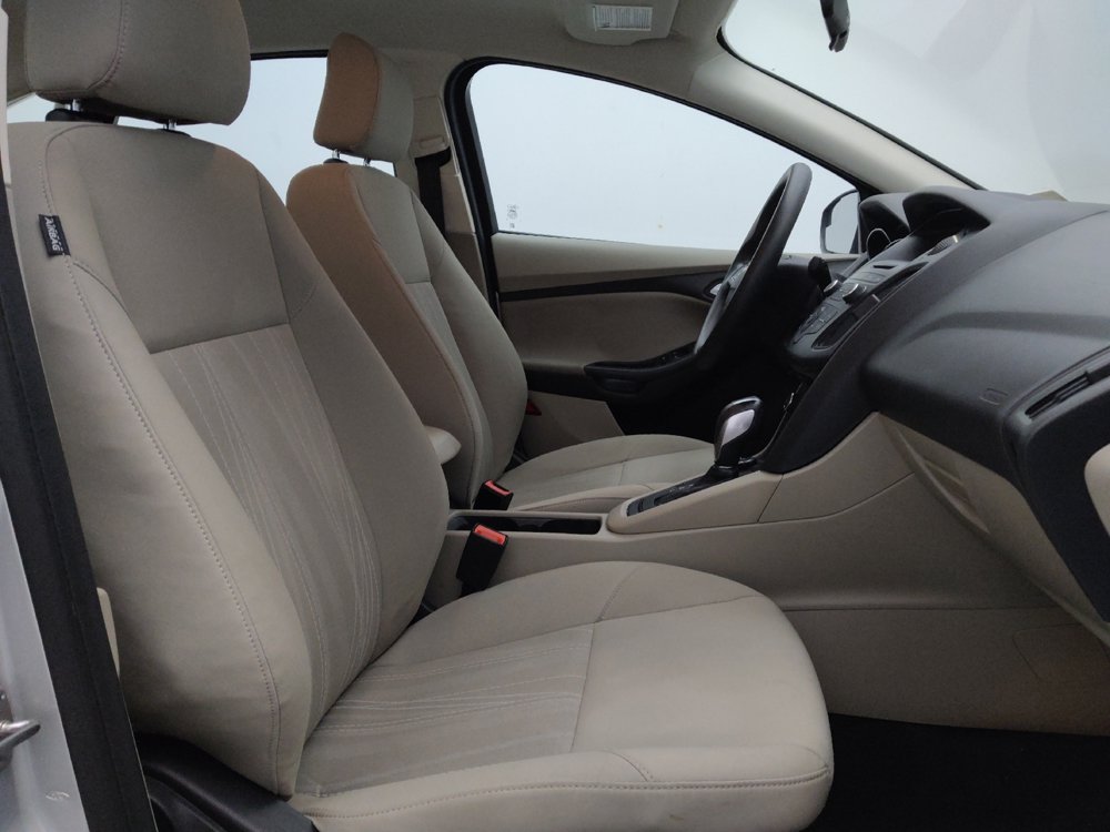 Used 2015 Ford Focus SE FWD image 21