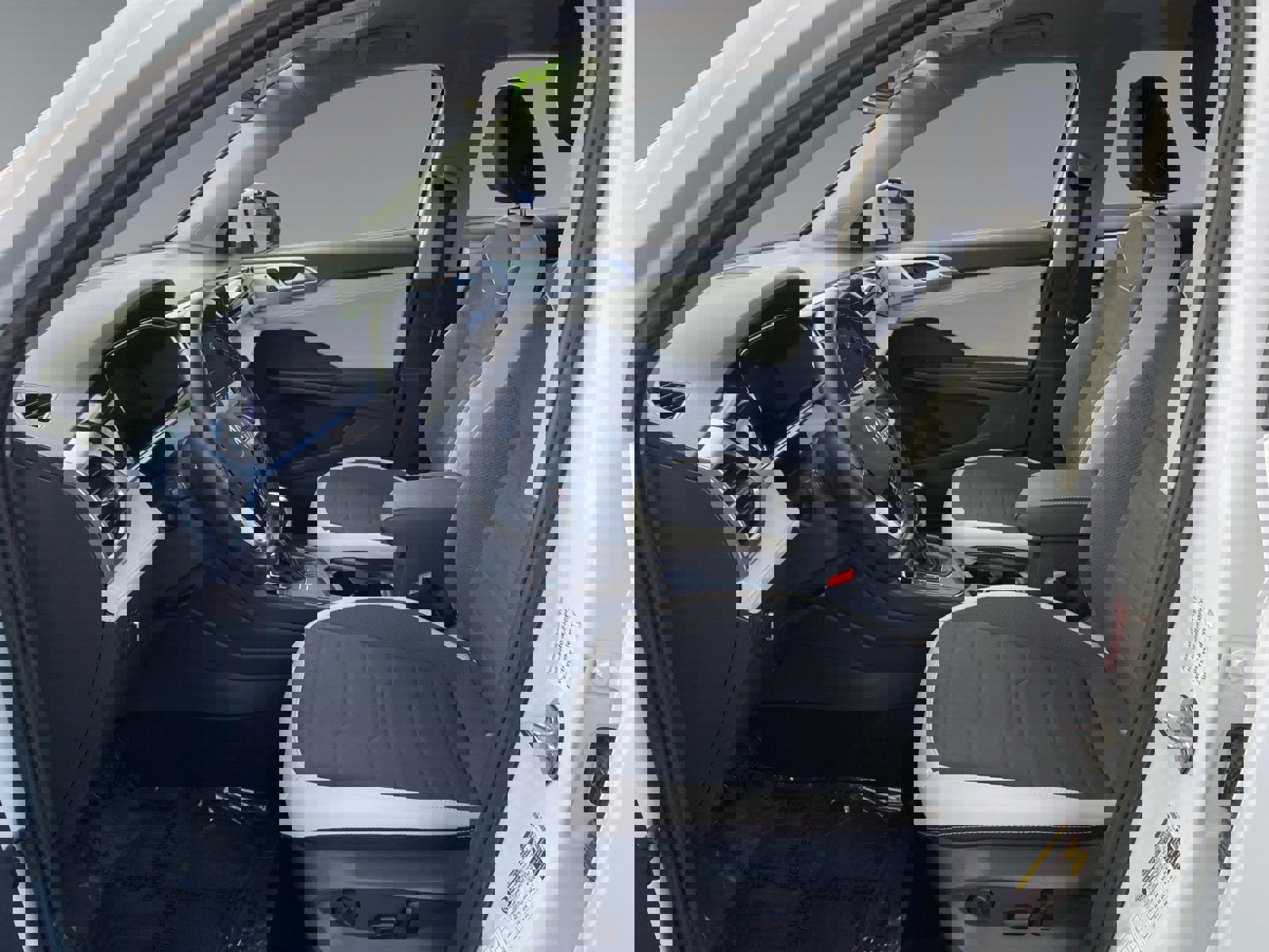 Used 2025 Volkswagen Taos SE image 9