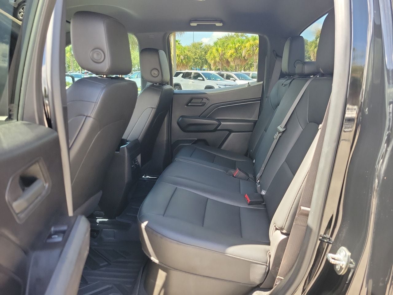 Used 2023 Chevrolet Colorado Trail Boss w/ Advanced Trailering Package AWD/4WD image 9