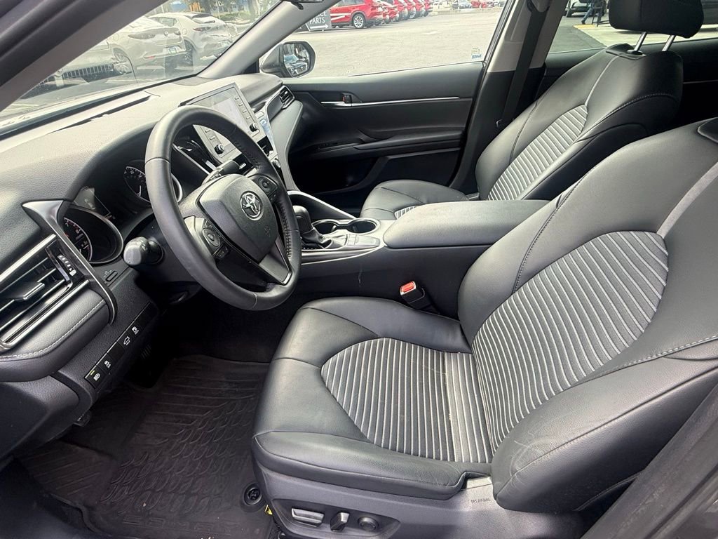 Used 2024 Toyota Camry SE image 8