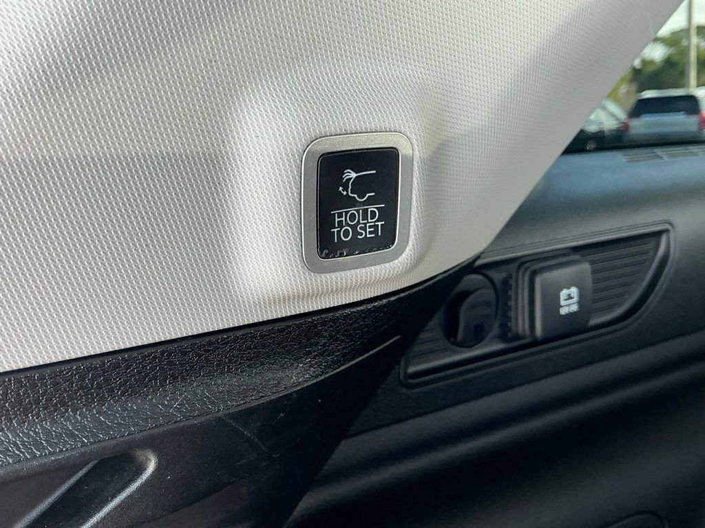 Used 2023 Jeep Grand Cherokee 4WD 4xe w/ Luxury Tech Group II image 22