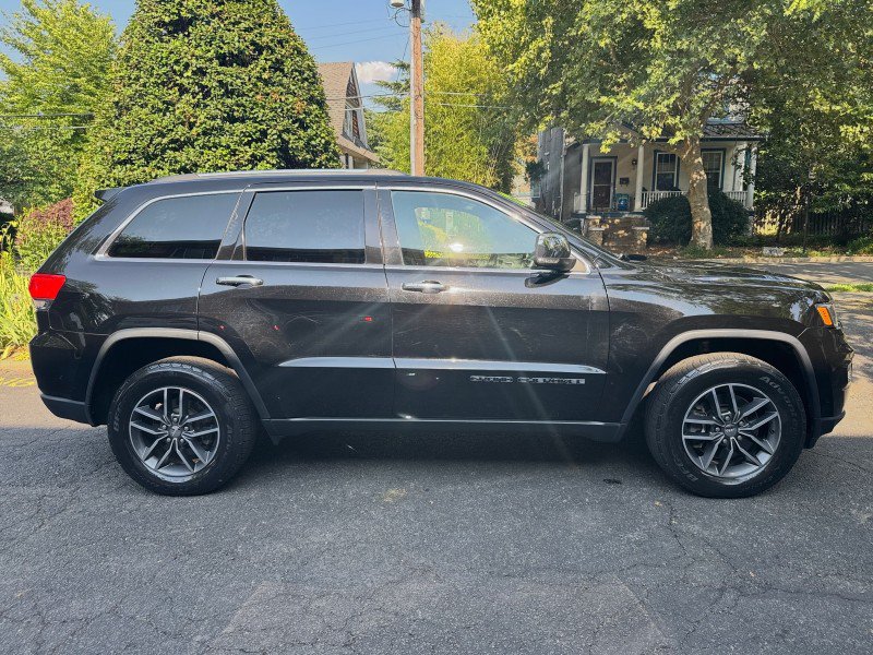 Used 2017 Jeep Grand Cherokee Limited w/ Luxury Group II AWD/4WD image 6