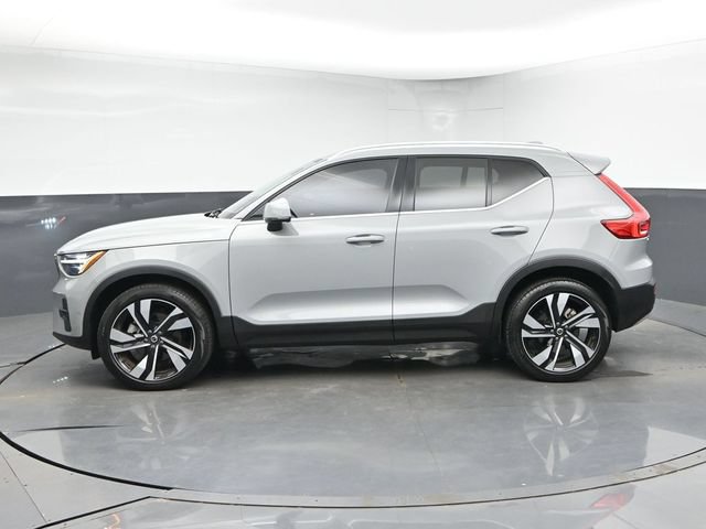Used 2024 Volvo XC40 B5 Plus w/ Protection Package Premier AWD/4WD image 6