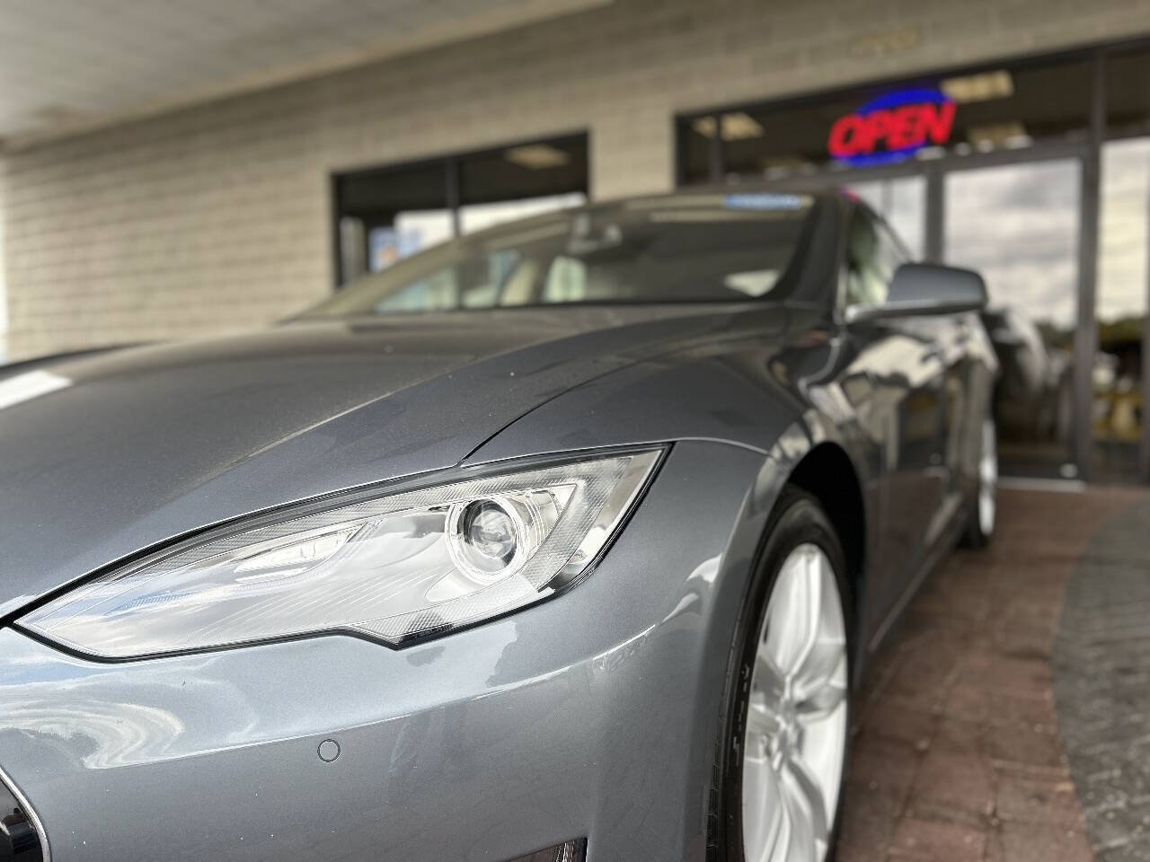 Used 2014 Tesla Model S 85 RWD image 27