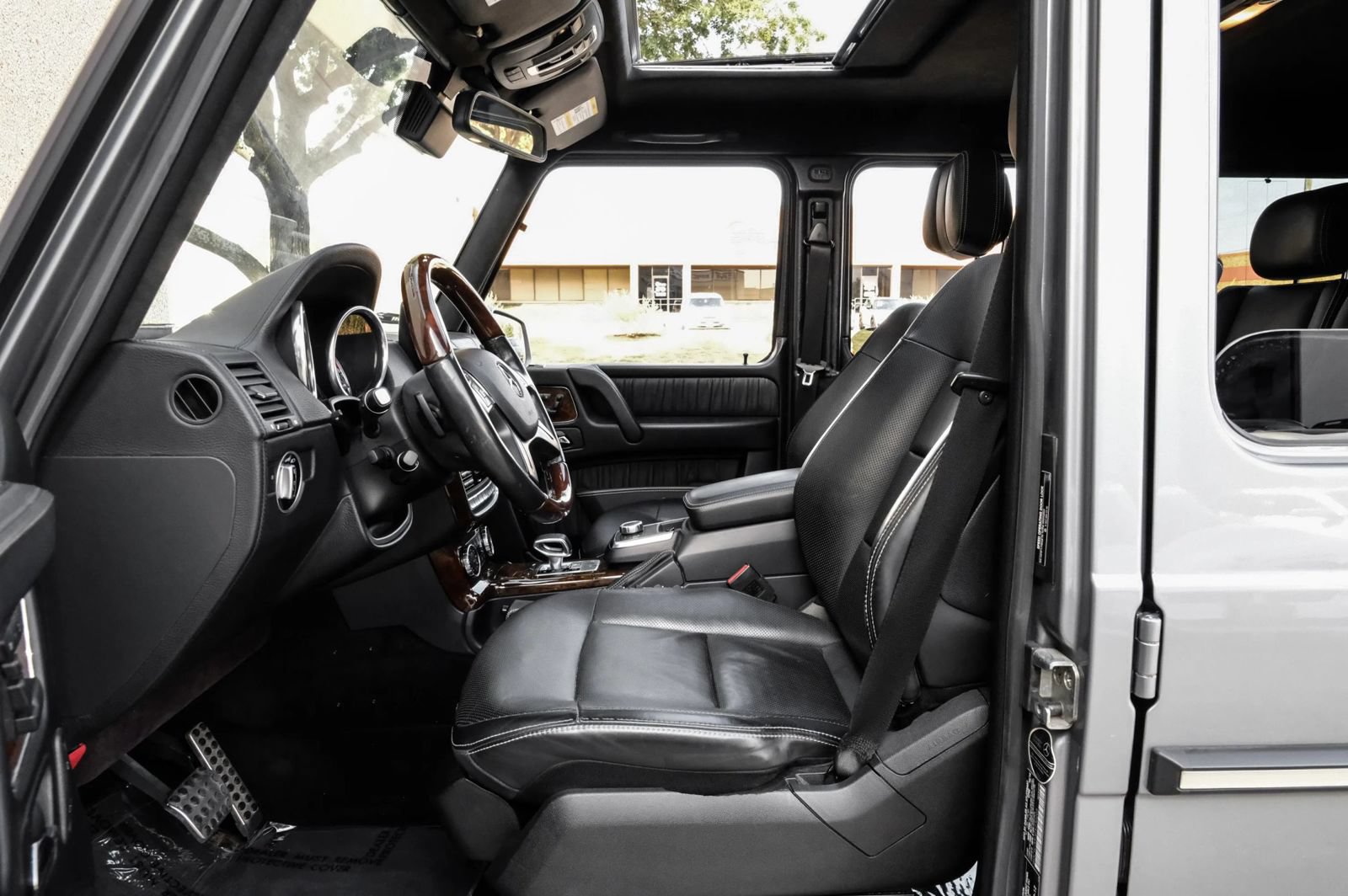 Used 2015 Mercedes-Benz G 63 AMG 4MATIC image 3