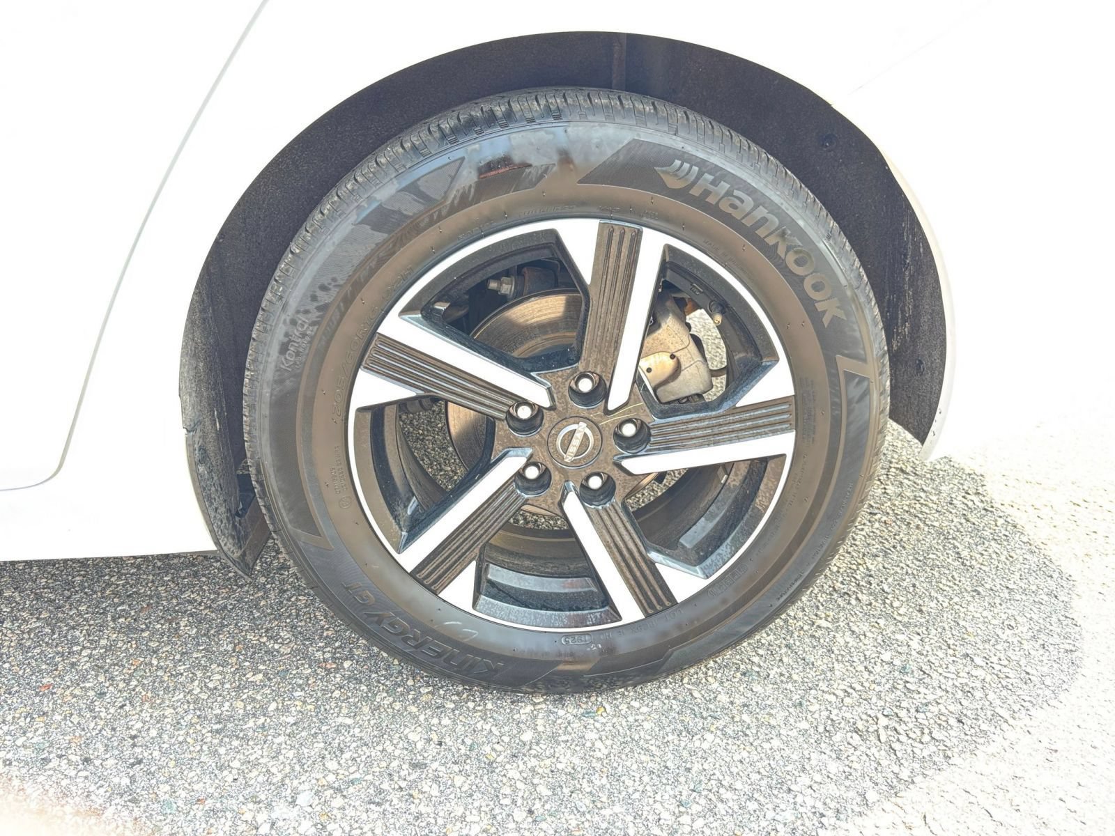 Used 2025 Nissan Sentra SV FWD image 27