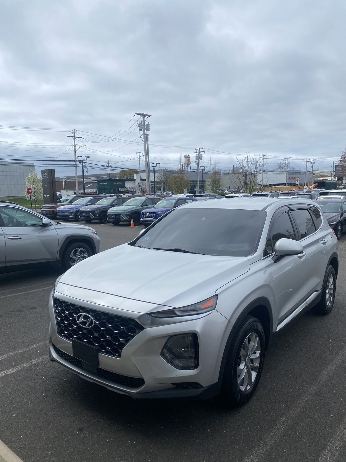 Used 2019 Hyundai Santa Fe SE image 1
