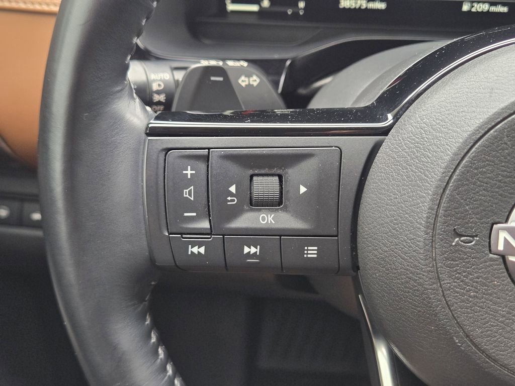 Used 2023 Nissan Pathfinder Platinum w/ Cargo Package AWD/4WD image 31