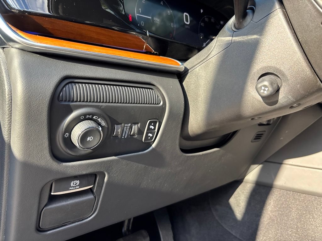 Used 2022 Jeep Grand Wagoneer Series III w/ Rear Seat Video Group 1 AWD/4WD image 34