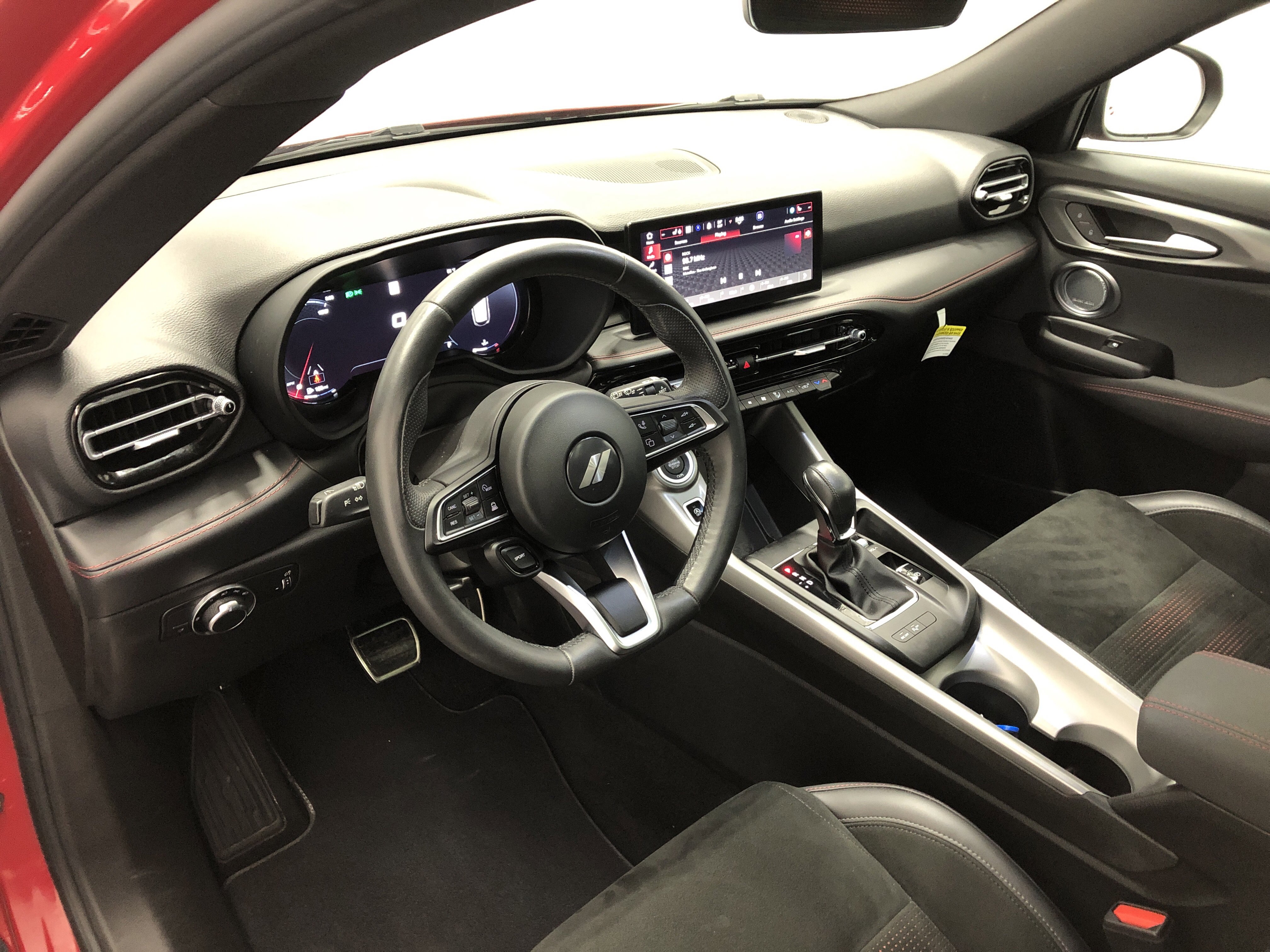 Used 2024 Dodge Hornet GT image 13