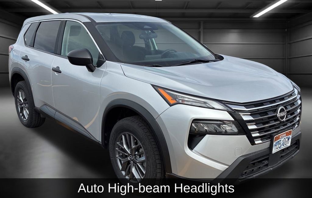 Used 2024 Nissan Rogue S image 8